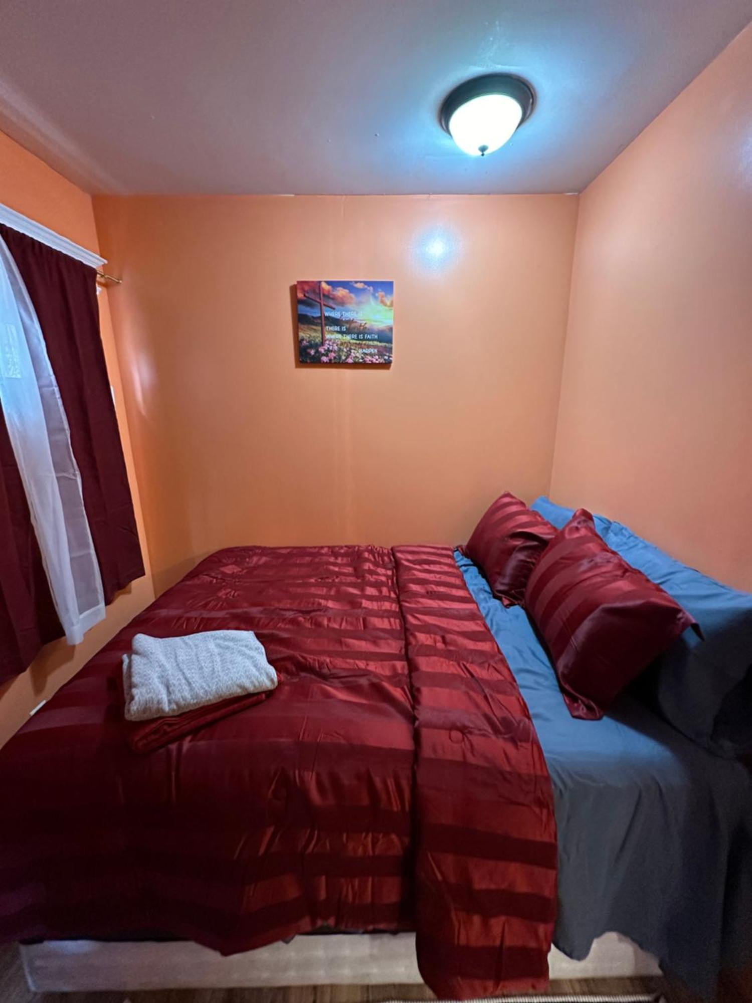 Fidellia Iron Room, Queen Bed Minutes From Newark Liberty International Airport And Newark Penn Station Eksteriør bilde